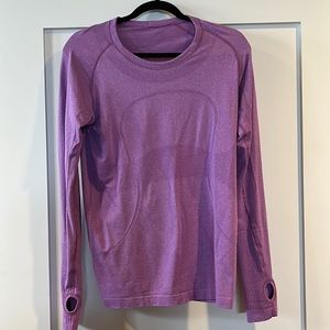 Lululemon long sleeve Swifty tee.
